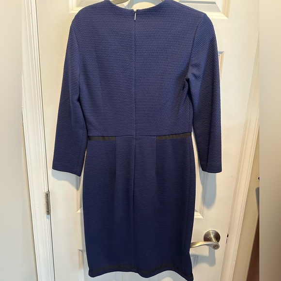 NWOT: BOSS Hemio Textured V-Neck Dress, Size 4 - Picture 9 of 10